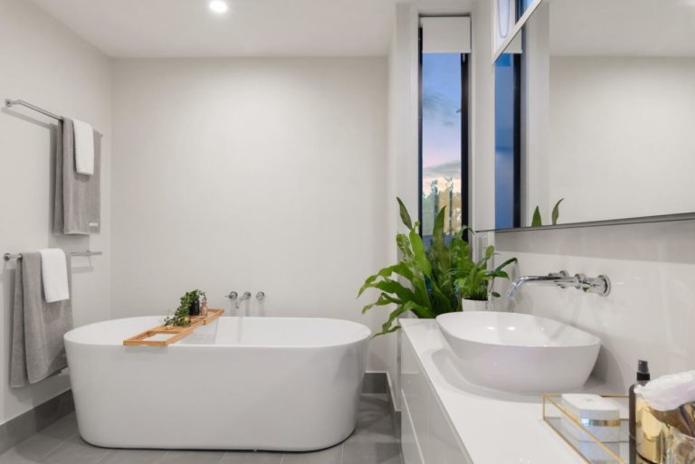 desain bathtub kamar mandi minimalis