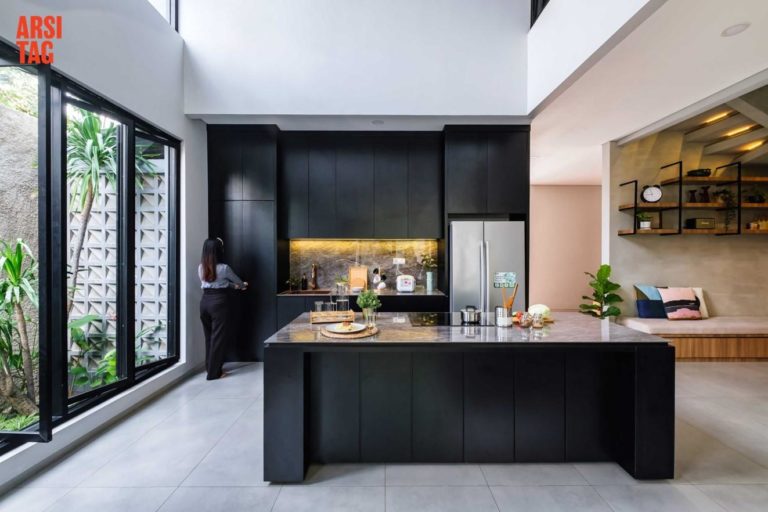 dapur minimalis hitam