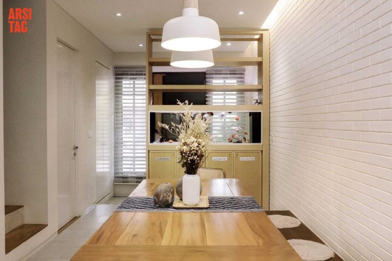 renovasi interior rumah minimalis putih