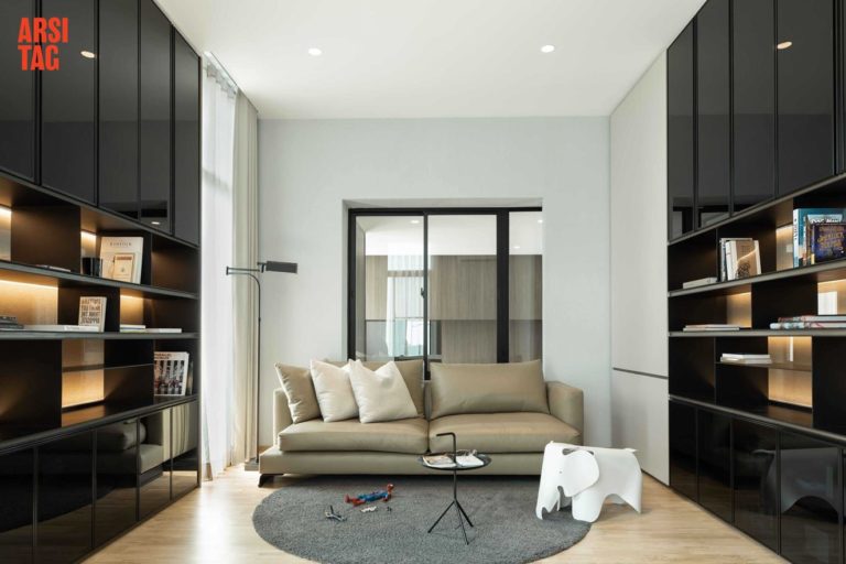 Pilihan sofa warna netral untuk apartemen modern minimalis karya A01 via Arsitag