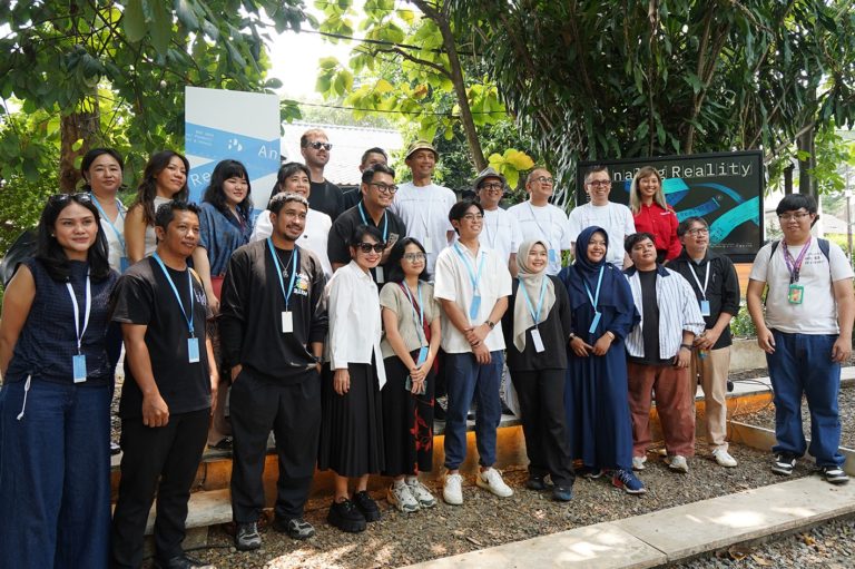 BDD 2024 resmi dibuka pada Rabu, 30 Oktober oleh kurator yang juga merupakan inisiator dari BDD yakni Andra Matin (Arsitek), Budi Pradono (Arsitek), Danny Wicaksono (Arsitek), dan Hermawan Tanzil (Desainer Grafis).