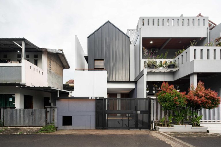 Desain rumah minimalis gaya Jepang kontemporer karya Natabumi Studio via Arsitag