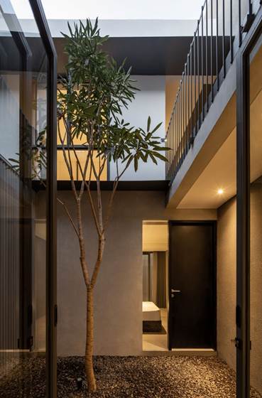 Kombinasi inner court dan dry garden, karya Somia Design Studio