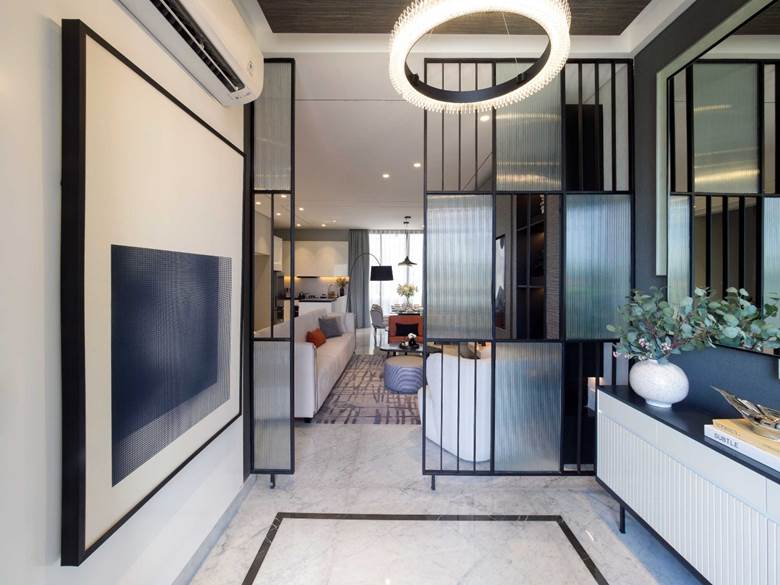 Interior Dipenuhi dengan Garis Geometris yang Rapi dan Terstruktur karya Insada Integrated Design via Arsitag