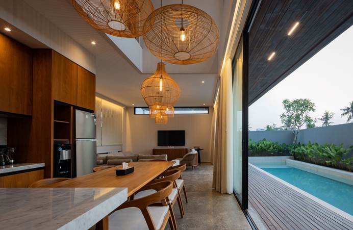 Dekorasi dan furnitur dari material alami, sumber foto Lumbung Architect