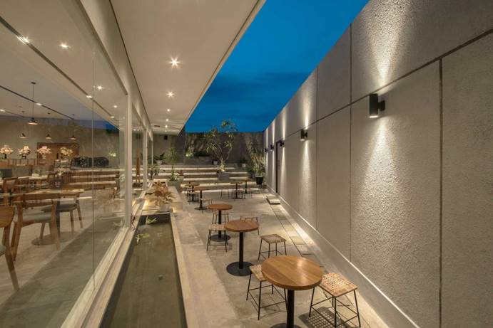 Area outdoor yang nyaman karya Ananda Ardiansyah Architect via Arsitag